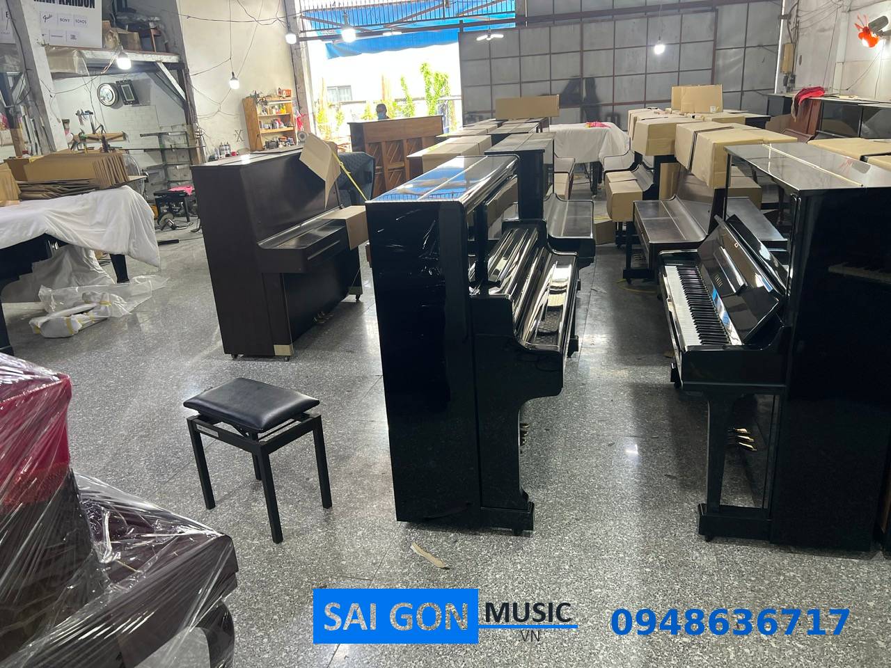 piano-upright-saigonmusicvn