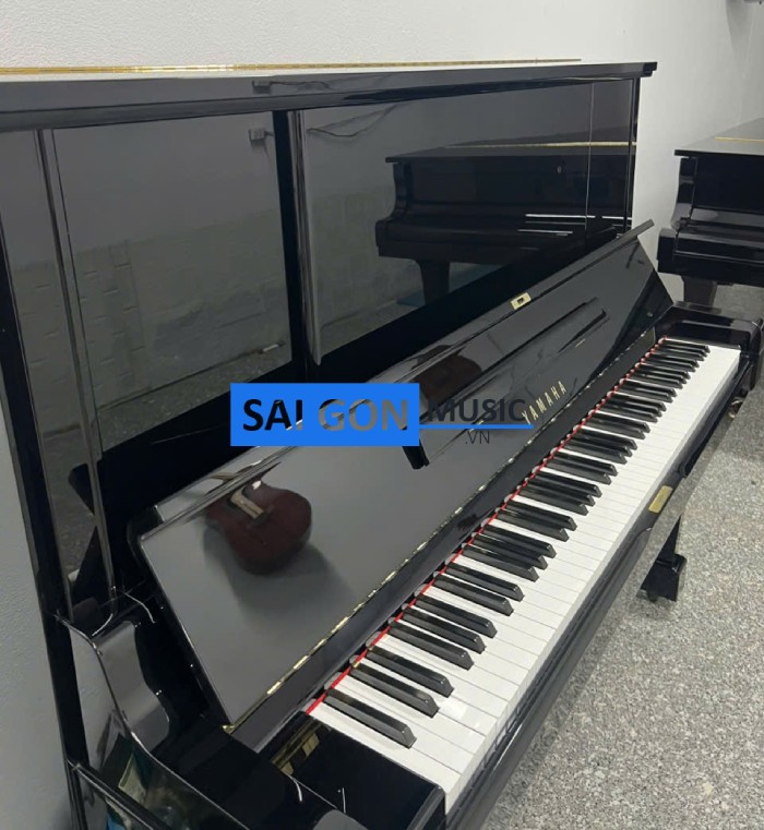 Piano yamaha UX-3