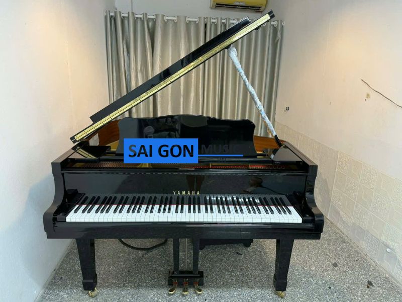 Grand Yamaha G1B Autoplay