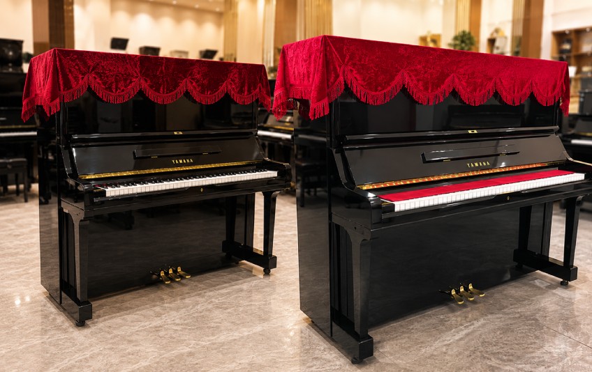 Giá Piano Yamaha UX bao nhiêu