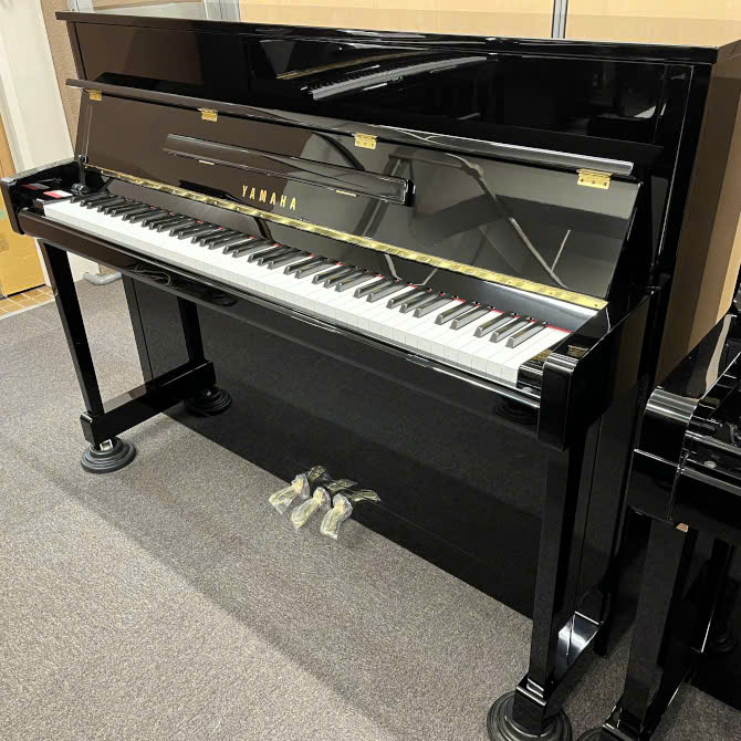 piano yamaha b113