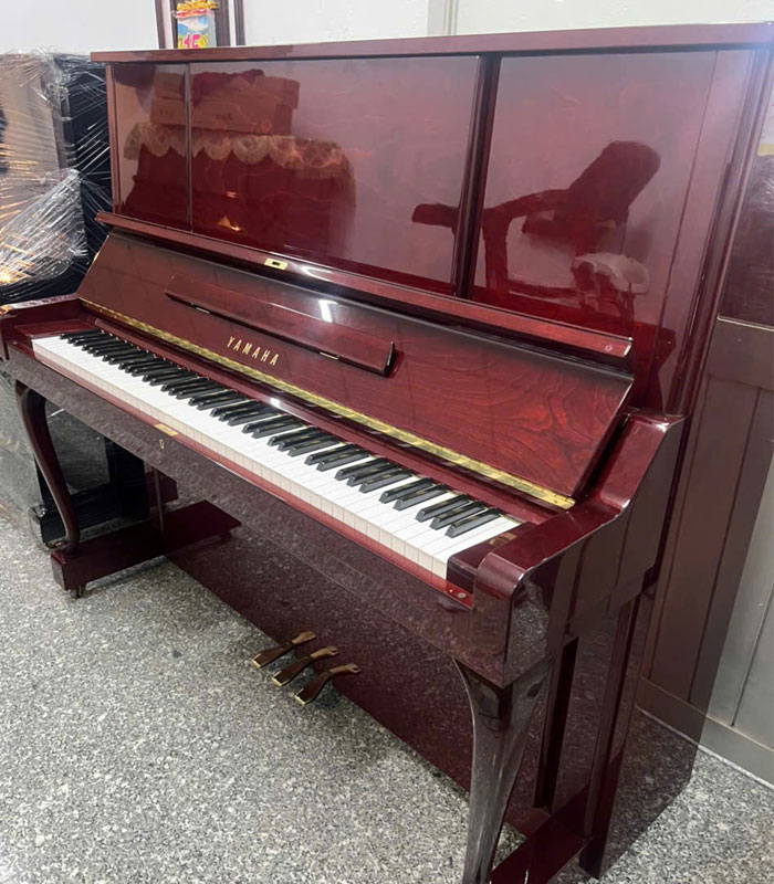 Piano Yamaha W106BB
