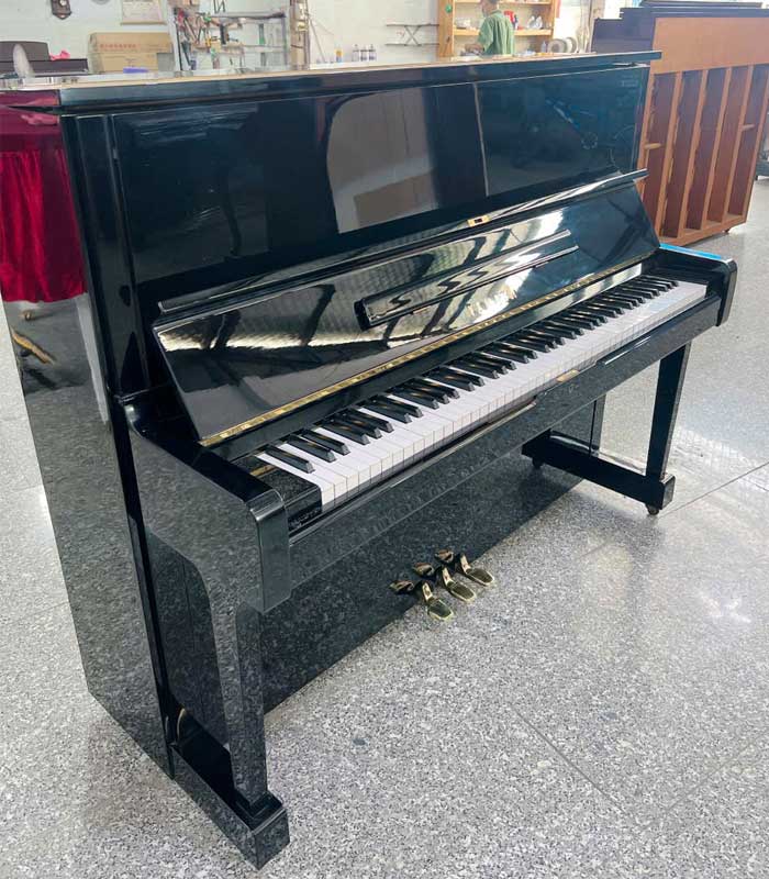 Yamaha U1H