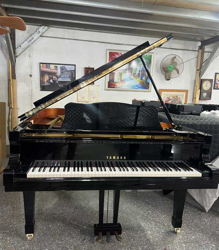 Grand Yamaha C7